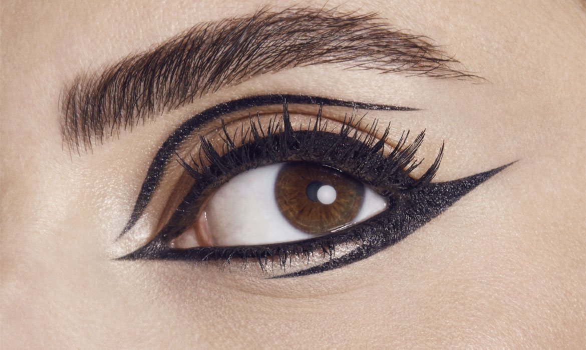 ¡El tendención de maquillaje primavera-verano 2021 son los eyeliners de todo tipo! Ayúdate de los delineadores Perfect Slim de L’Oréal Paris para probar, aprender y triunfar.
